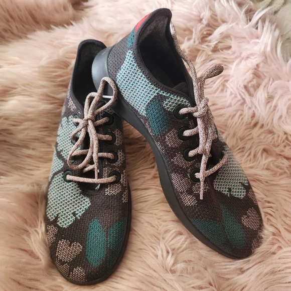 AllBirds Met 150 Tree Runners Haverman floral leaf Bouquet  display picture 2